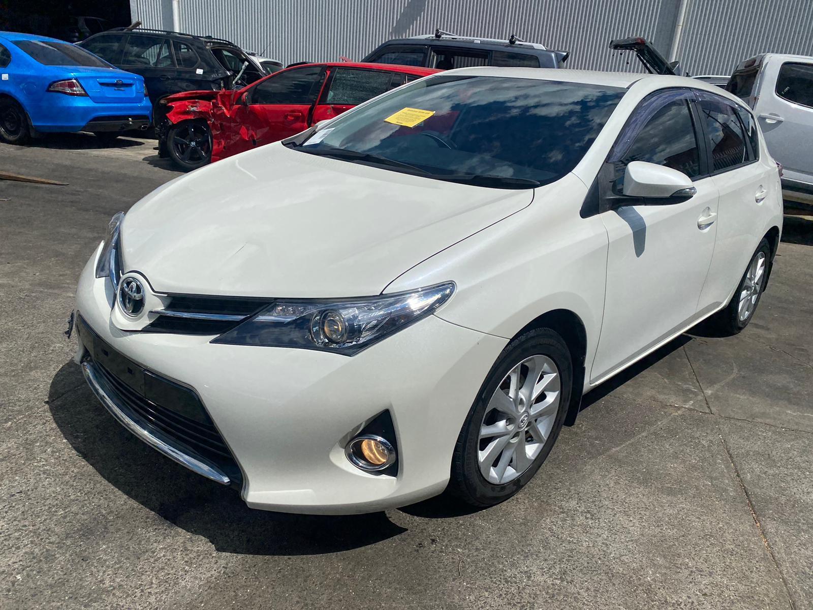 Rear Garnish Corolla Toyota 2013