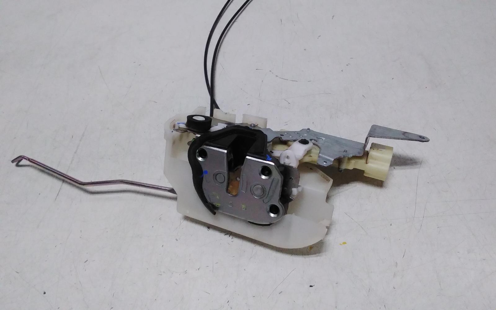 View Auto part Door/Boot/Gate Lock Holden Colorado 2017