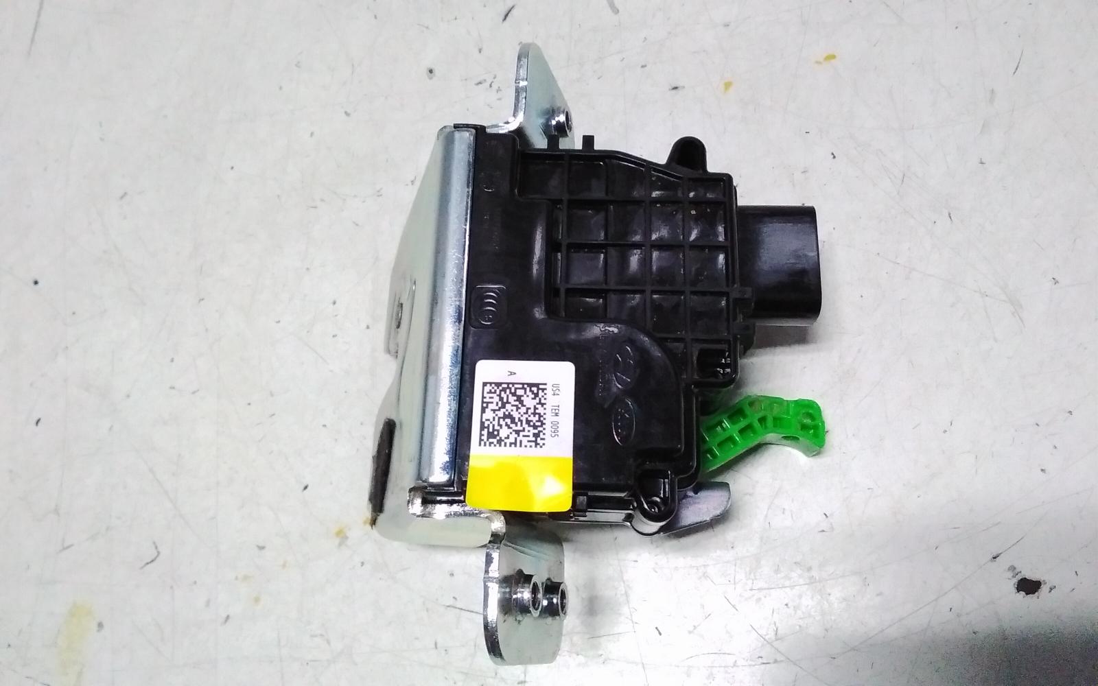 View Auto part Door/Boot/Gate Lock Hyundai Staria 2022