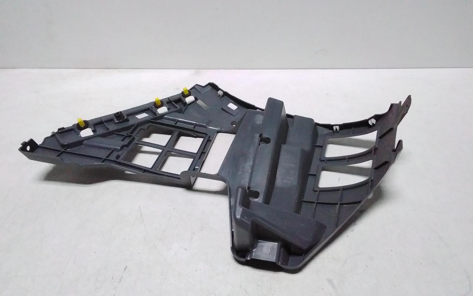 View Auto part Misc Bracket Genesis Gv70 2024