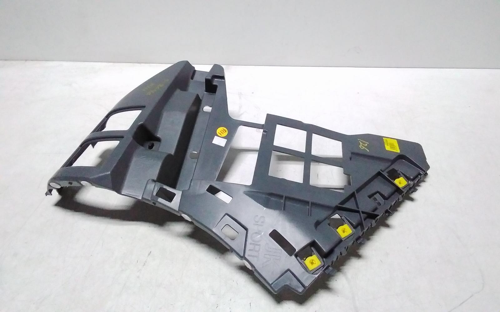View Auto part Misc Bracket Genesis Gv70 2024