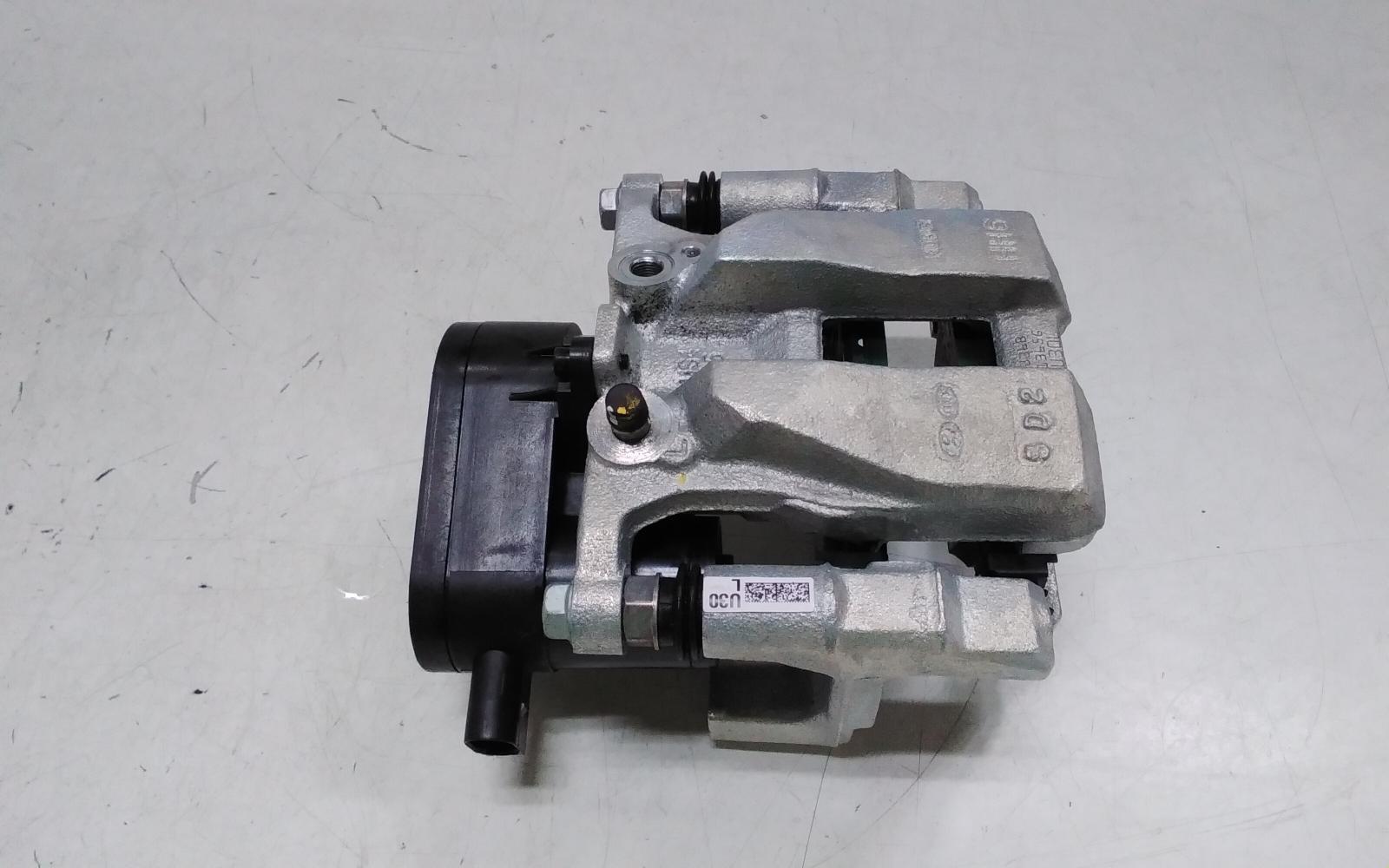 View Auto part Caliper Hyundai Staria 2023