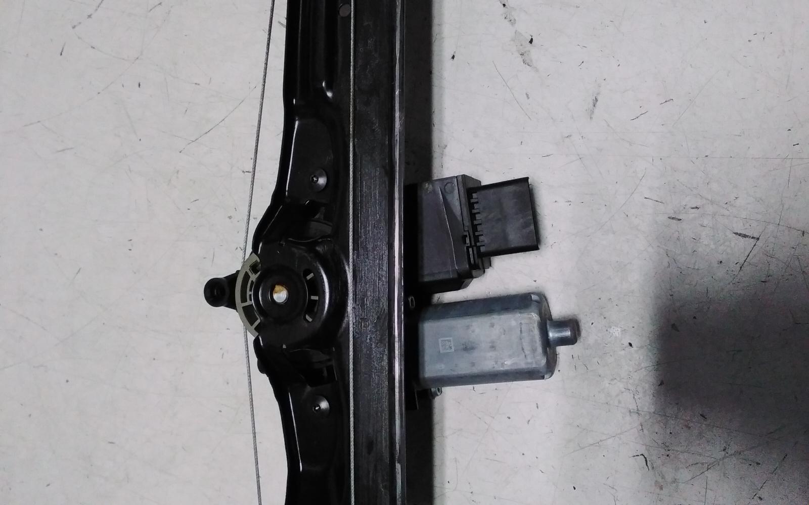 View Auto part Right Front Window Reg/Motor Peugeot Expert 2019