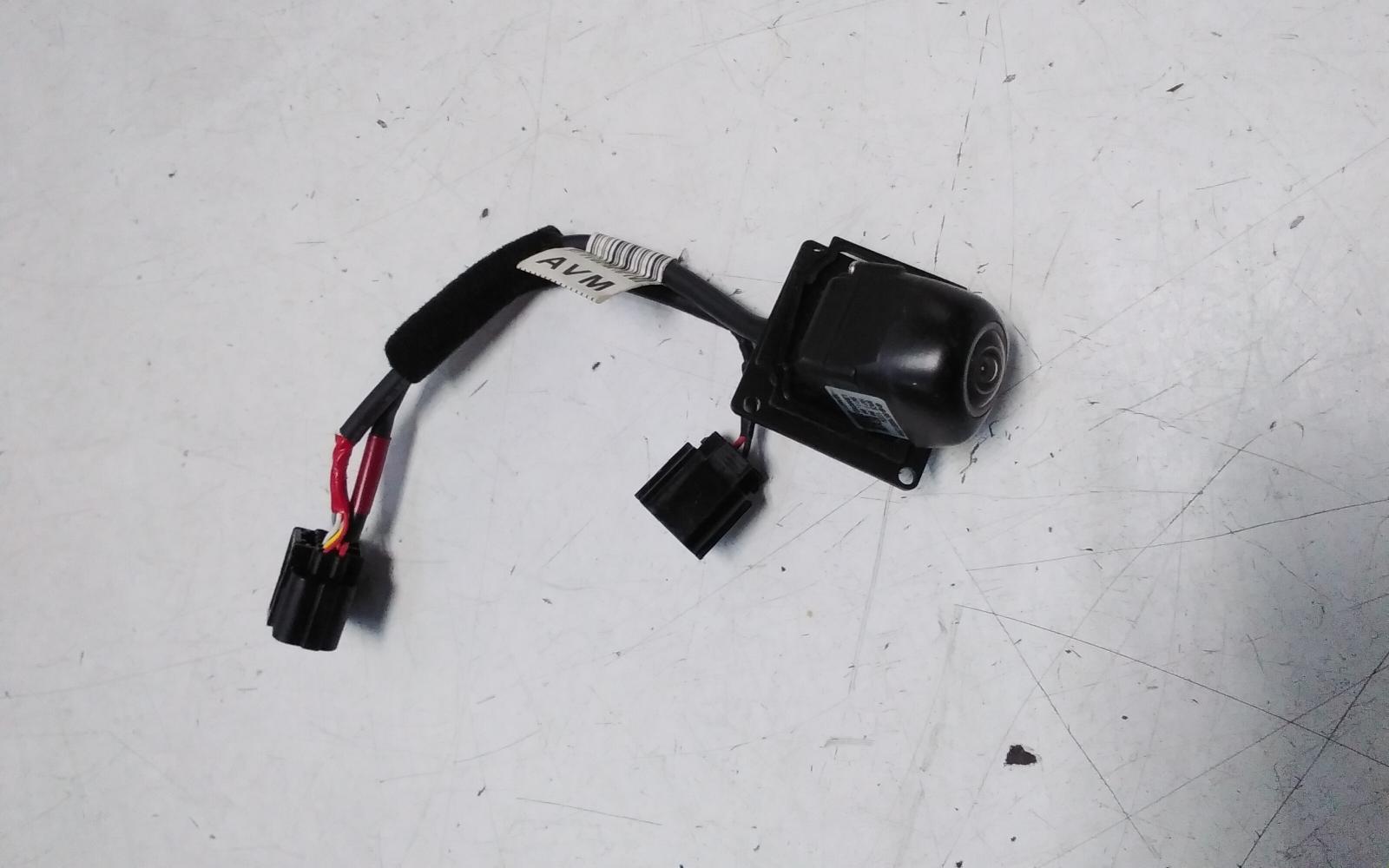 View Auto part Reverse Camera Hyundai Genesis 2016