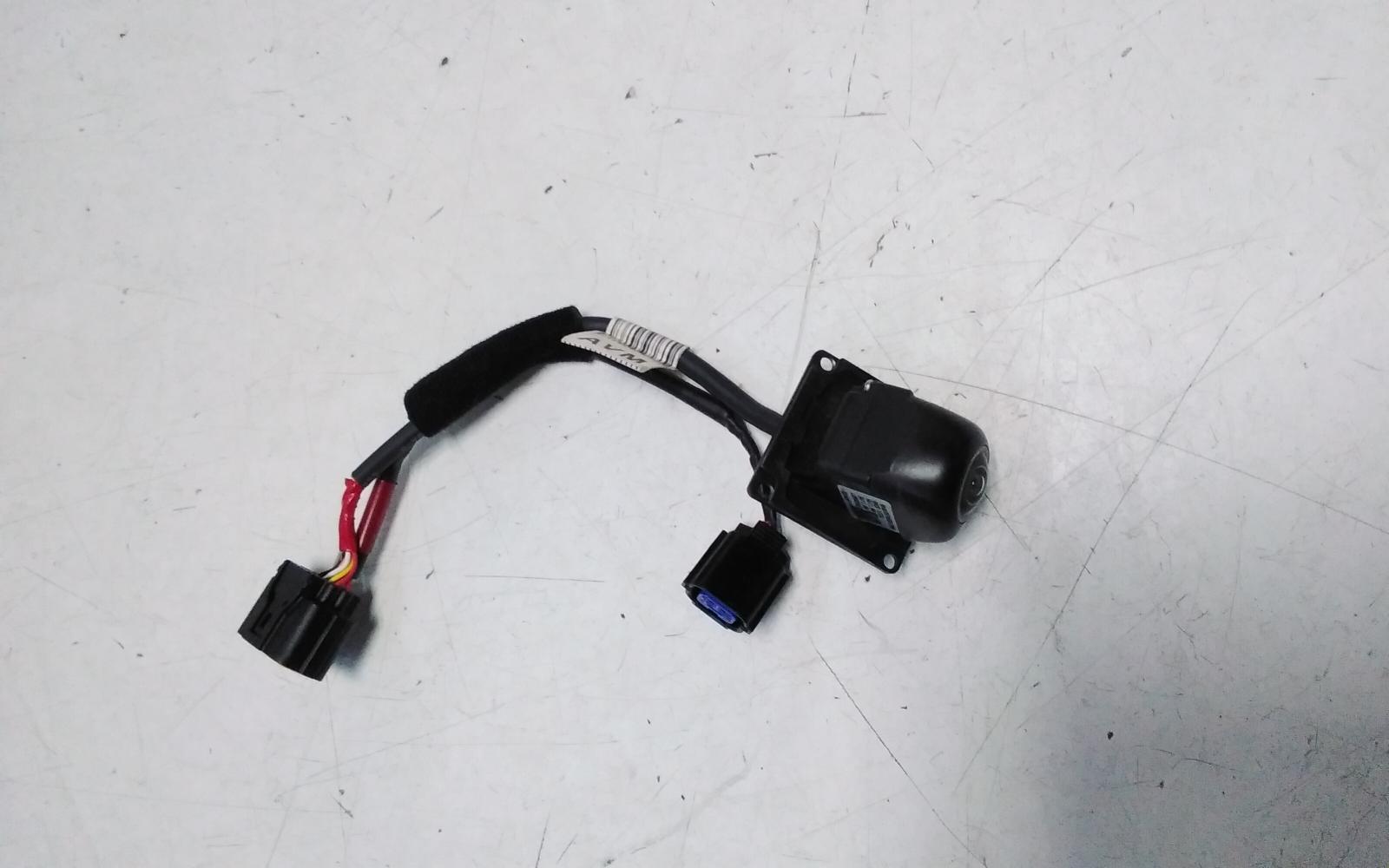 View Auto part Reverse Camera Hyundai Genesis 2016