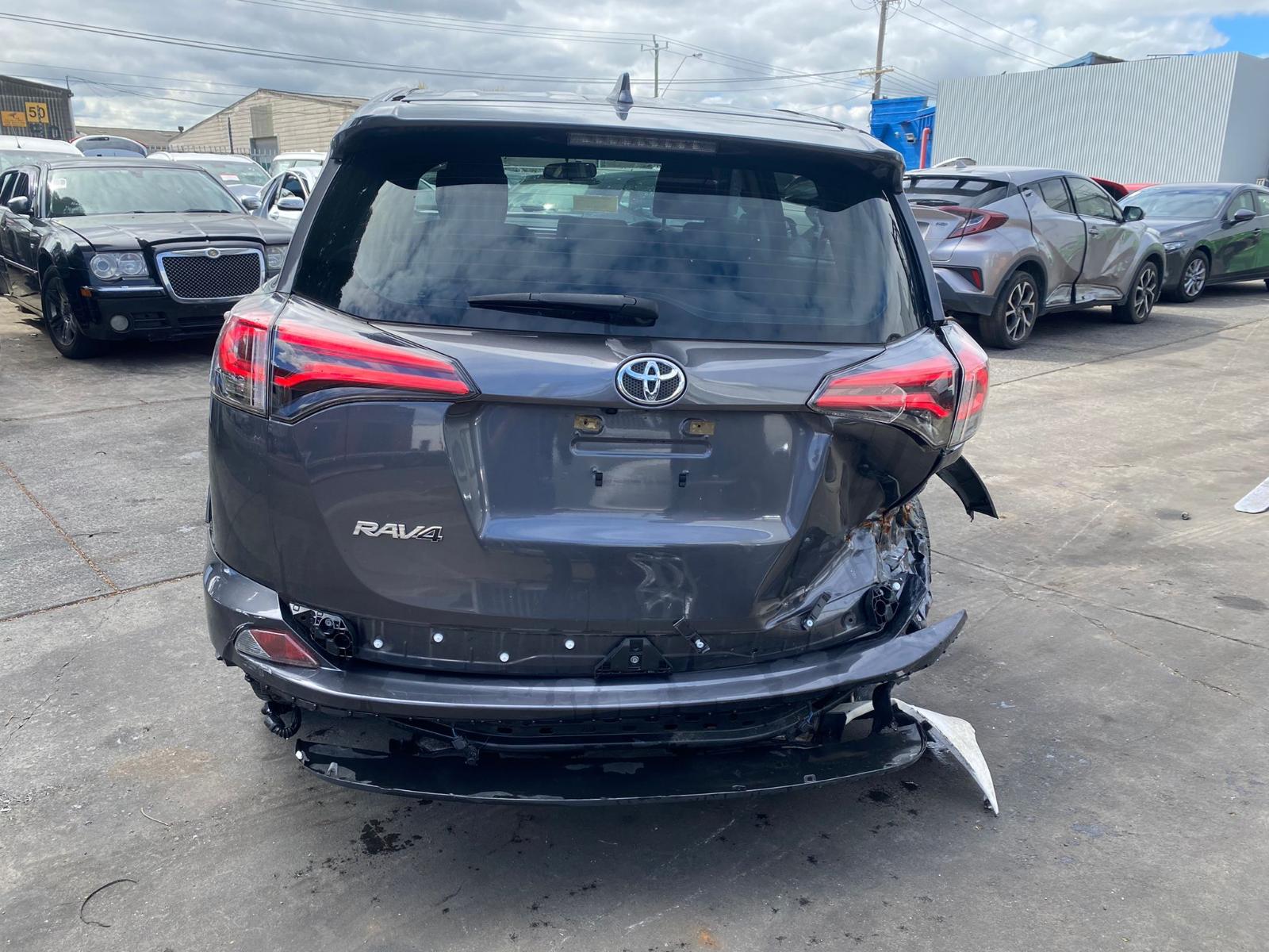 Front Left Lower Control Arm - Compatible with 2013 - 2018 Toyota RAV4