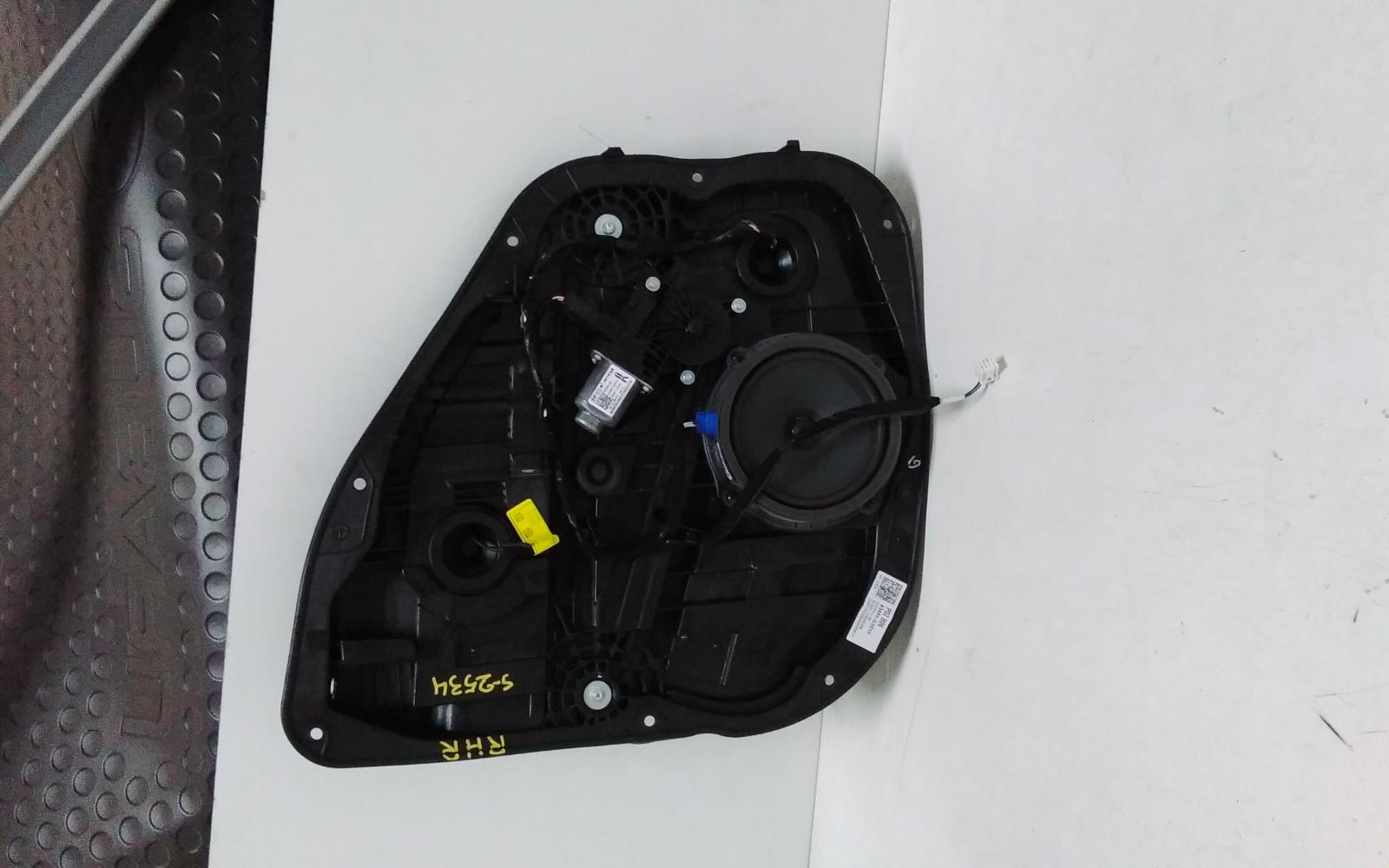 View Auto part Right Rear Wnd Reg/Motor Hyundai I30 2023