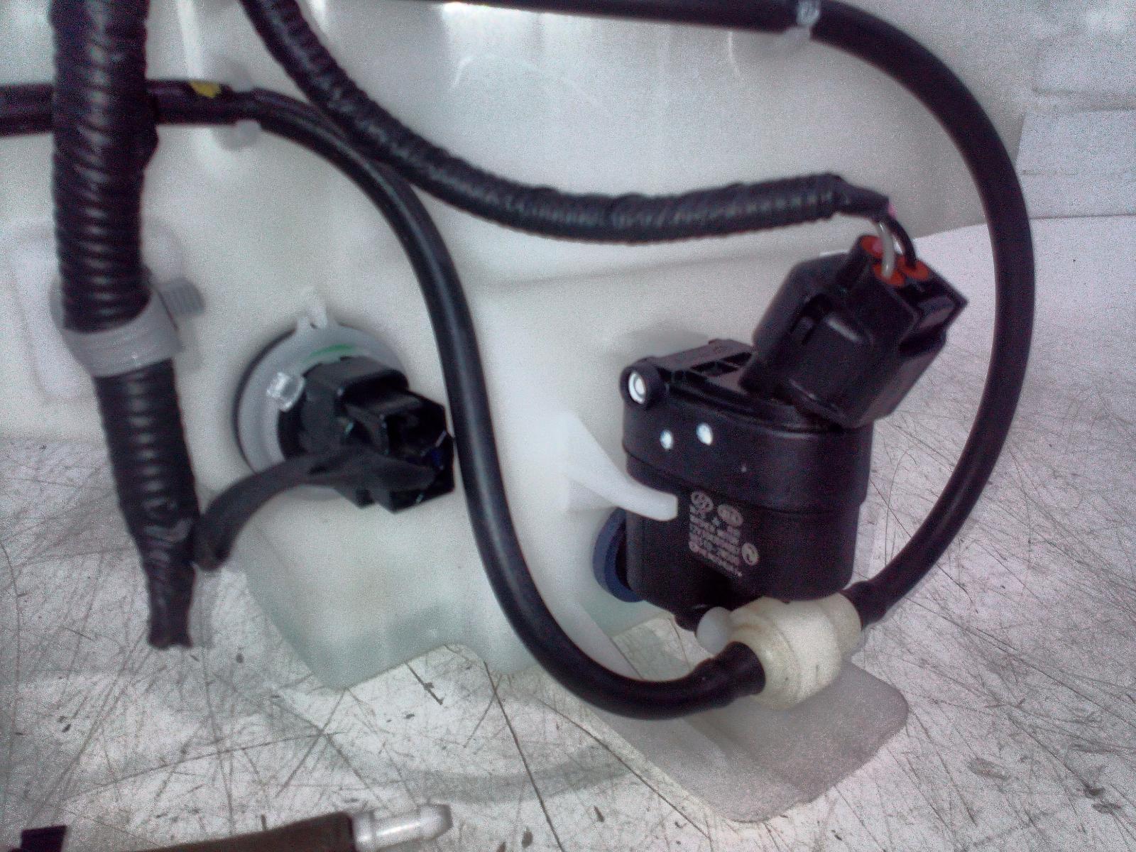 View Auto part Washer Bottle Hyundai I30 2023