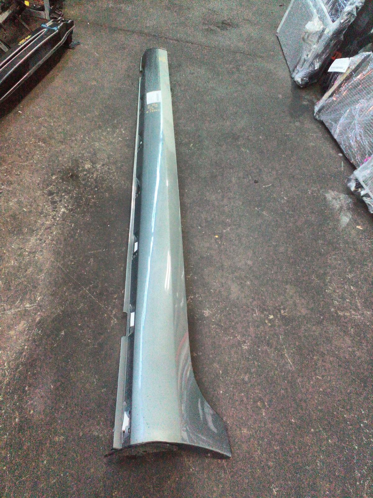 View Auto part Side Step/Skirt Holden Commodore 2015