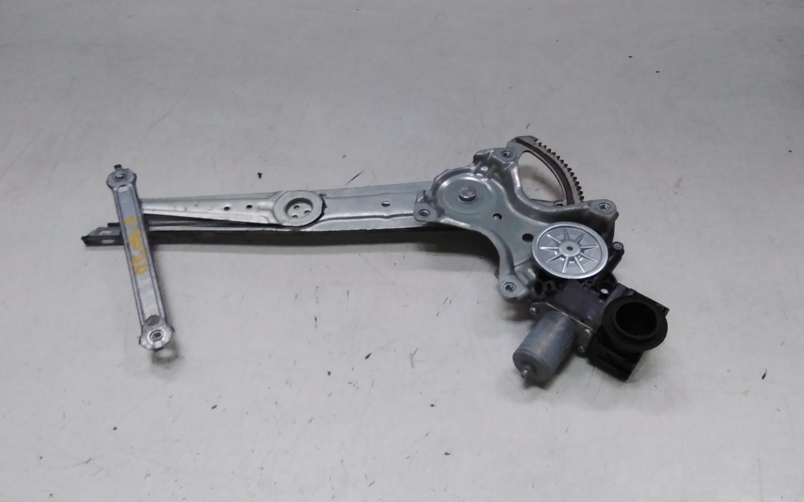 View Auto part Right Front Window Reg/Motor Toyota Camry 2020