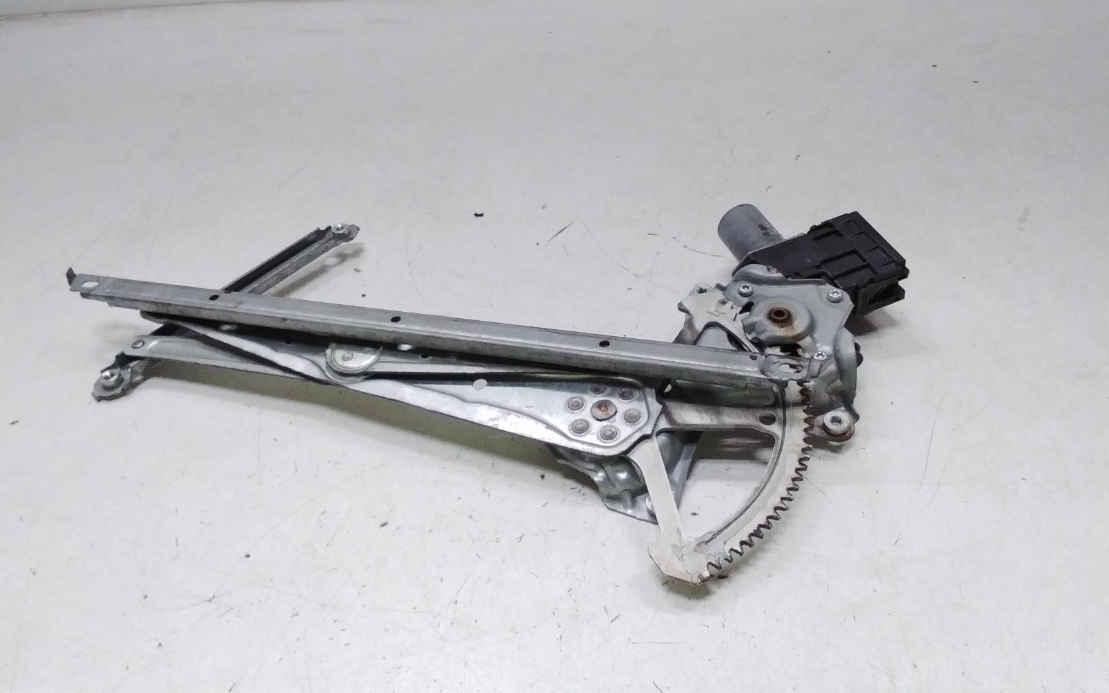 View Auto part Right Front Window Reg/Motor Toyota Camry 2020