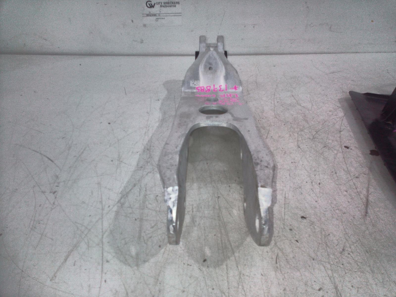 View Auto part Left Rear Trailing Arm Audi Q7 2023