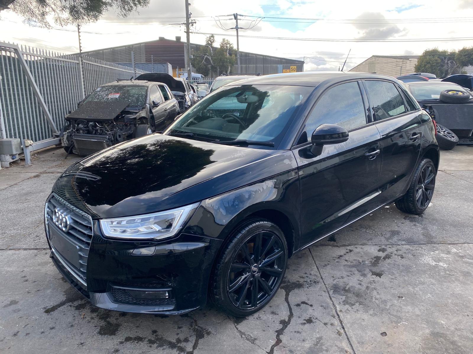 View Auto part Radio/Cd/Dvd/Sat/Tv Audi A1 2016