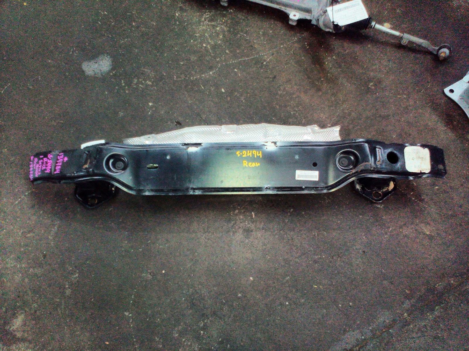 View Auto part R/Bar Bracket/Reinfo Bmw 1 Series 2012