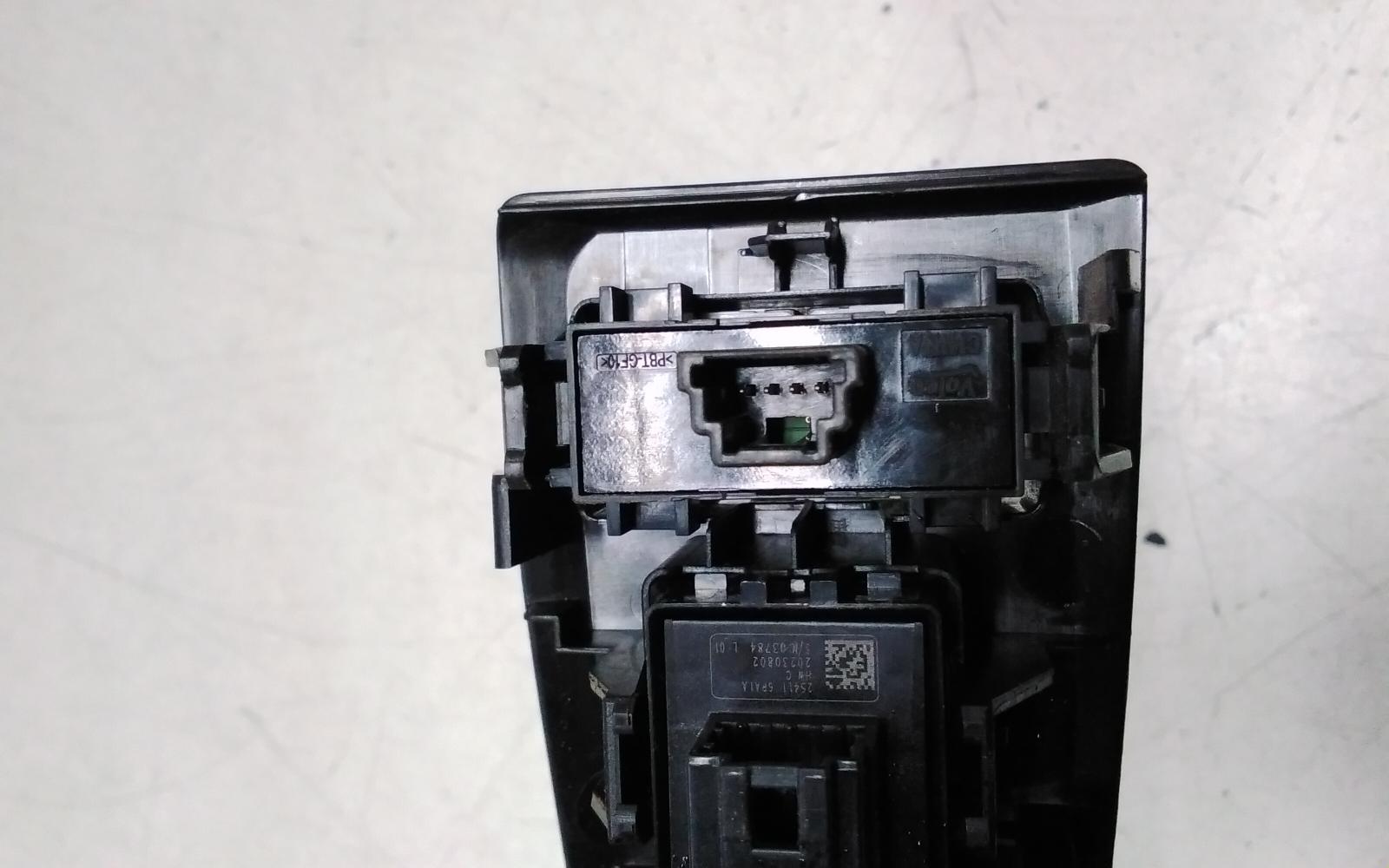 View Auto part Pwr Dr Wind Switch Nissan Xtrail 2024