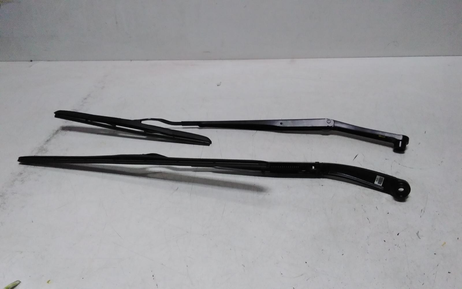 View Auto part Wiper Arm Genesis Gv70 2024