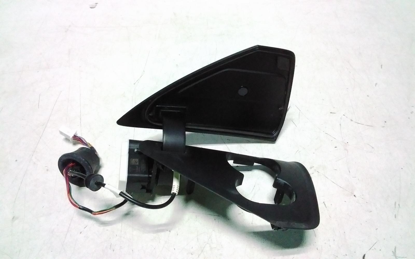 View Auto part Fuel Door / Filler Tesla Model Y 2023
