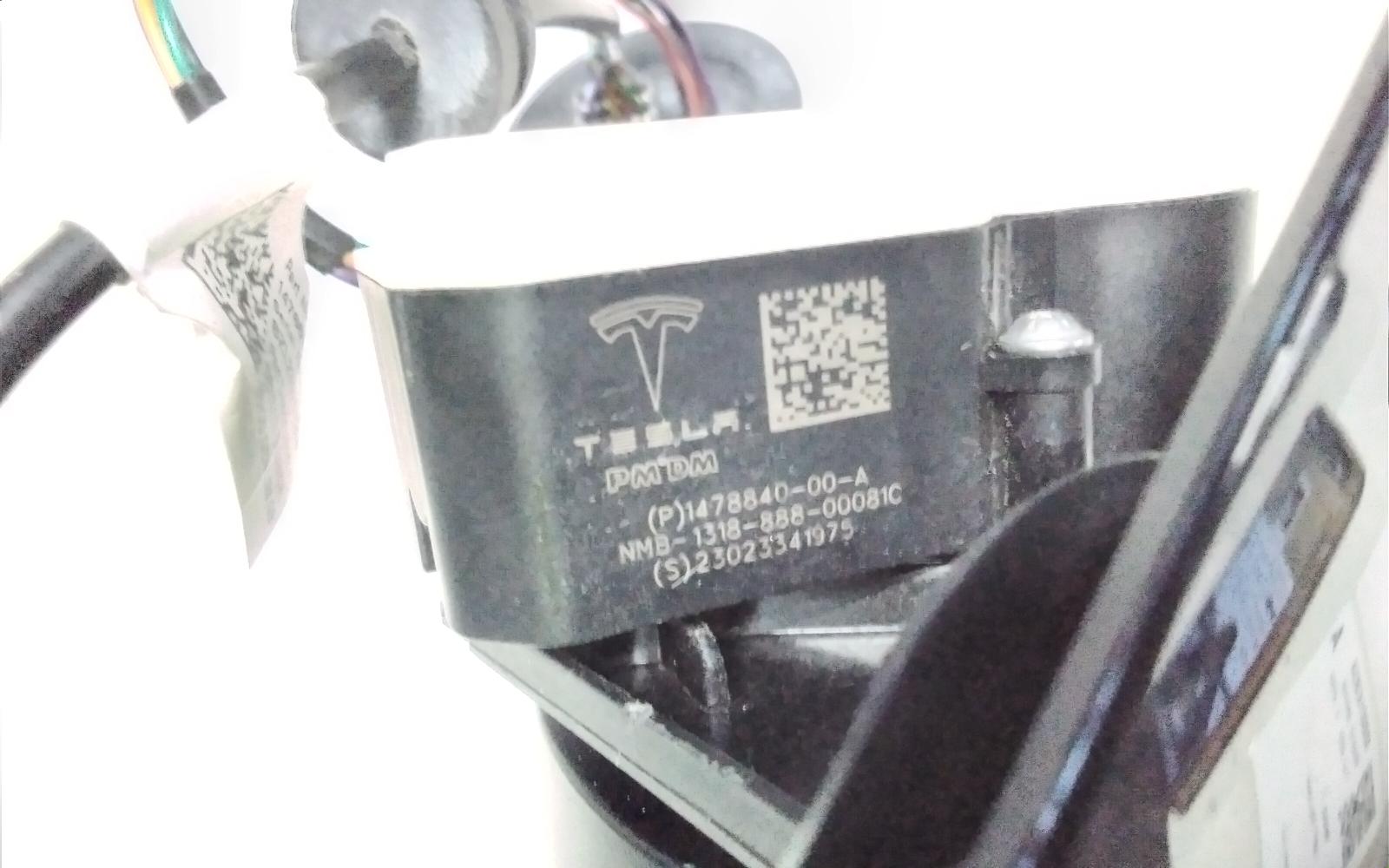 View Auto part Fuel Door / Filler Tesla Model Y 2023