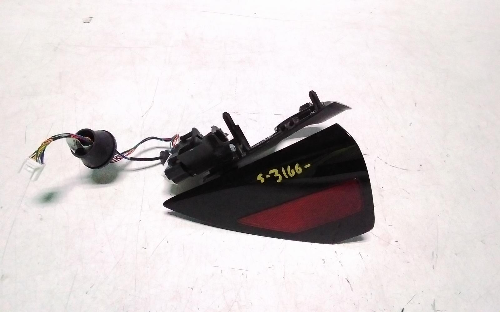 View Auto part Fuel Door / Filler Tesla Model Y 2023