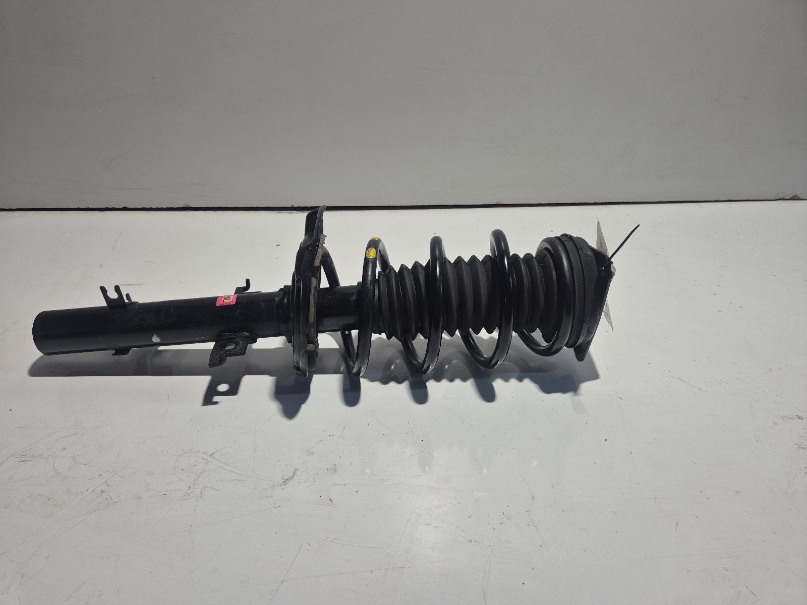 View Auto part Left Front Strut Nissan Xtrail 2019