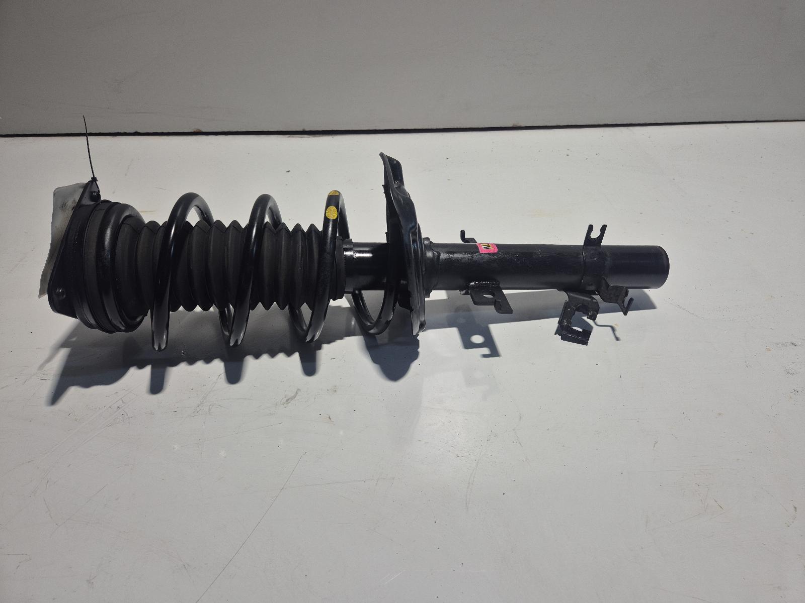 View Auto part Left Front Strut Nissan Xtrail 2019