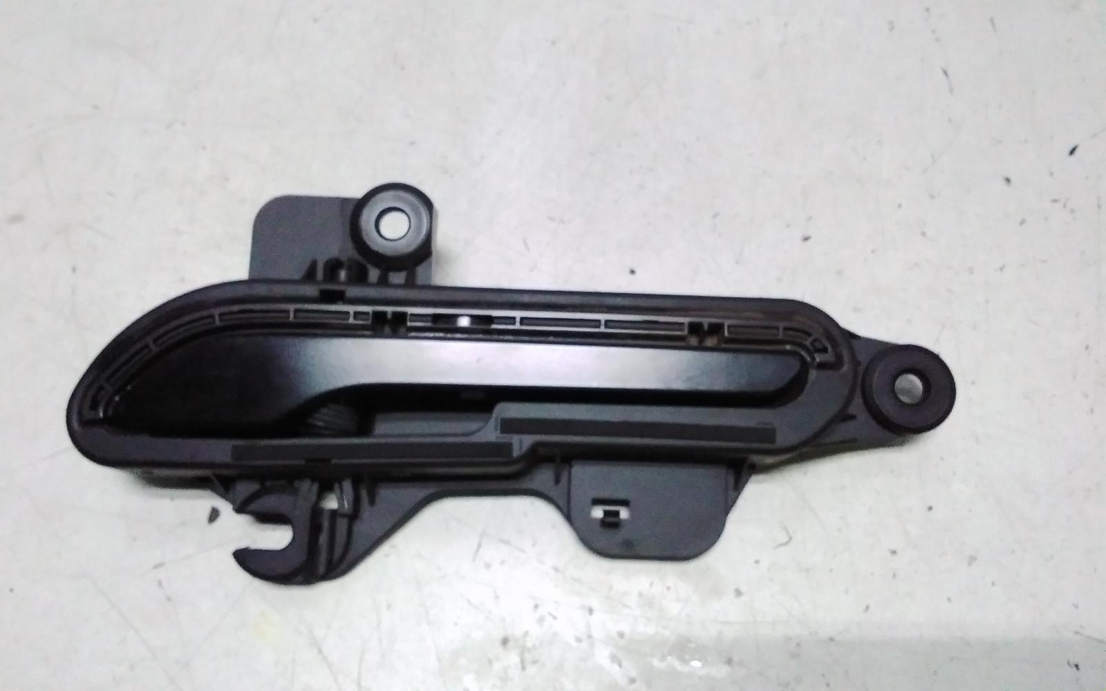 View Auto part Door Handle Tesla Model Y 2023