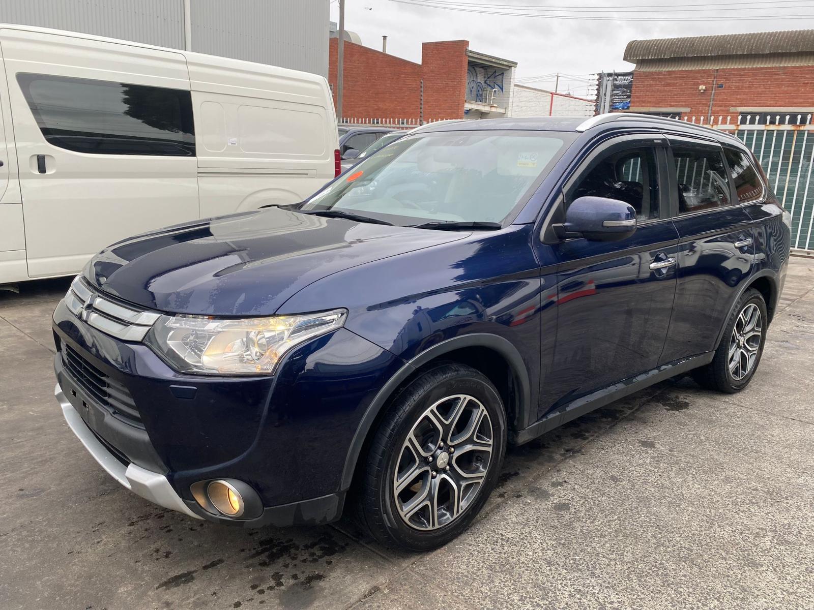 View Auto part Reverse Camera Mitsubishi Outlander 2014