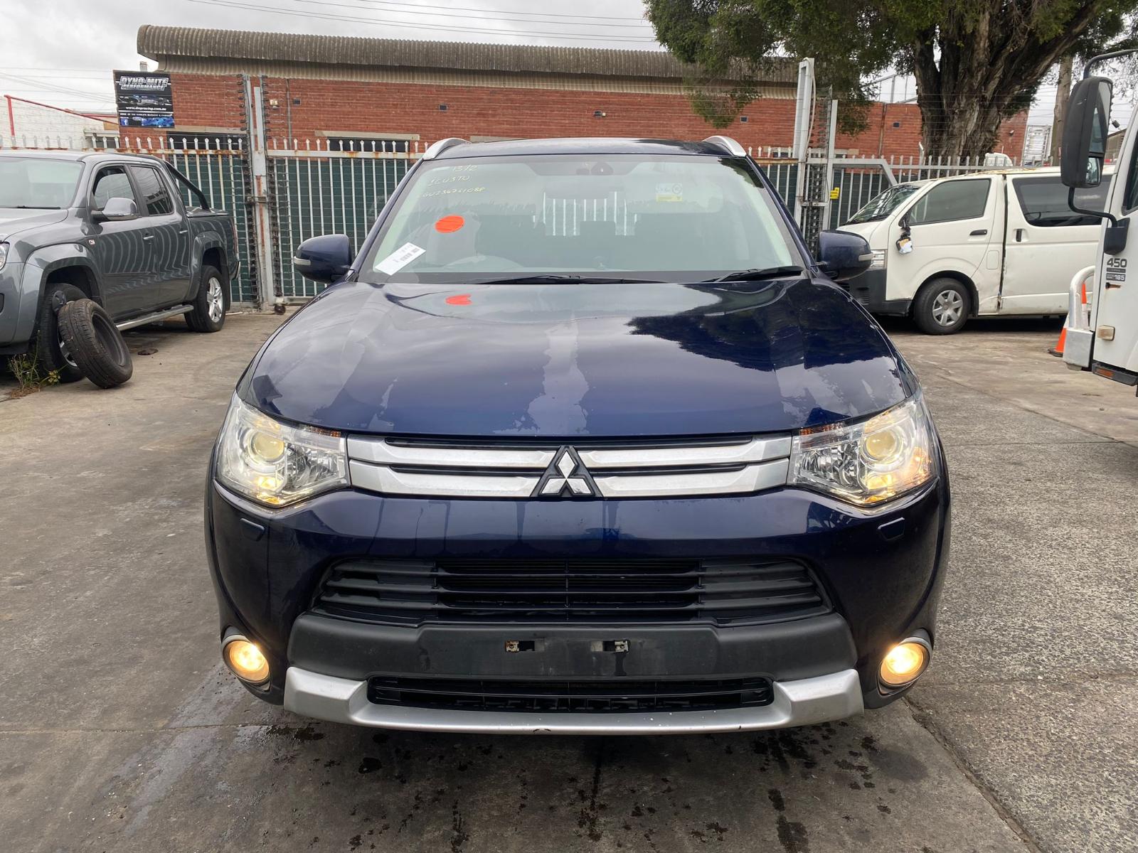 View Auto part Reverse Camera Mitsubishi Outlander 2014