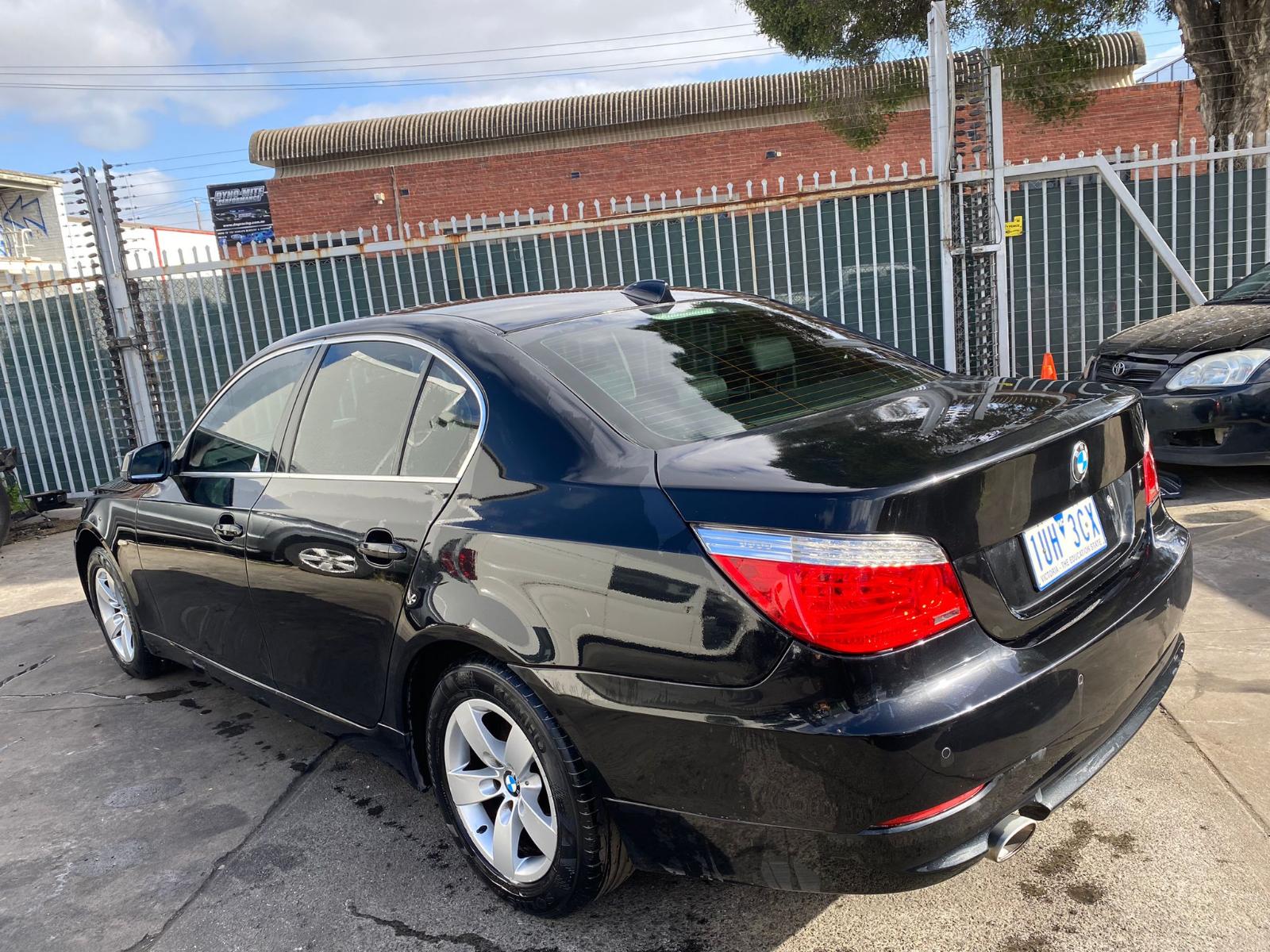 View Auto part Right Guard Liner Bmw 5 Series 2009