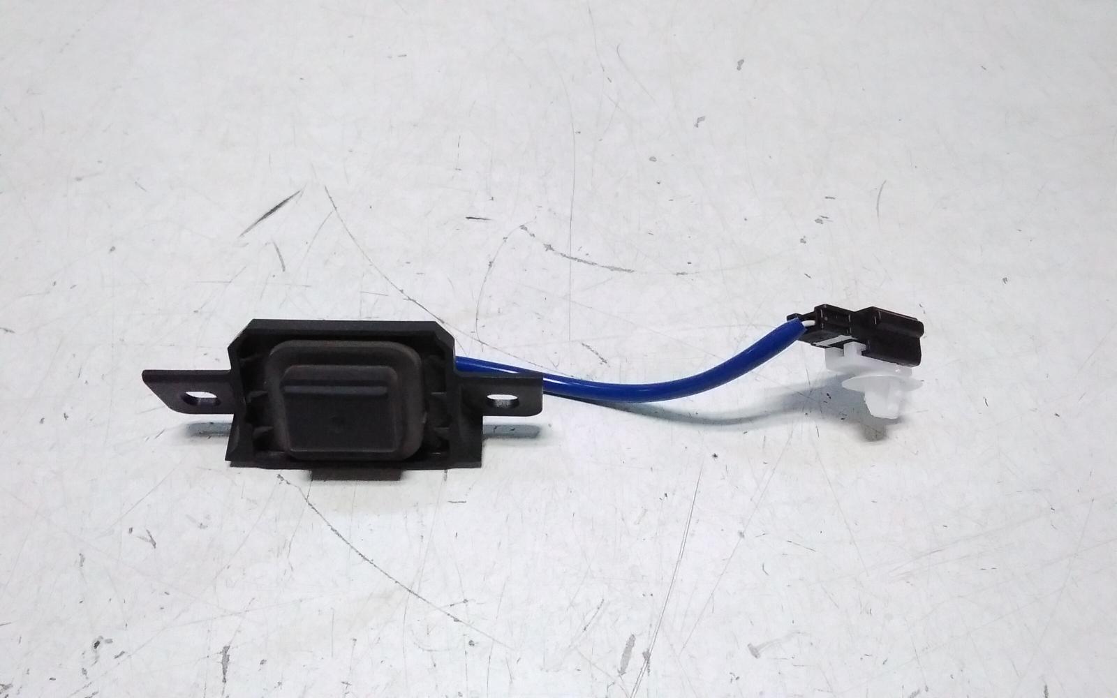 View Auto part Tailgate Handle Toyota Camry 2020