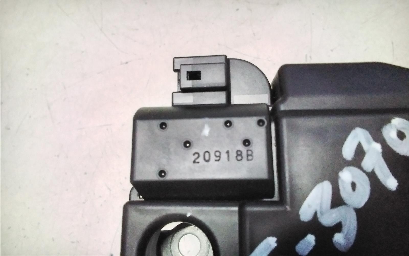 View Auto part Door/Boot/Gate Lock Toyota Camry 2020