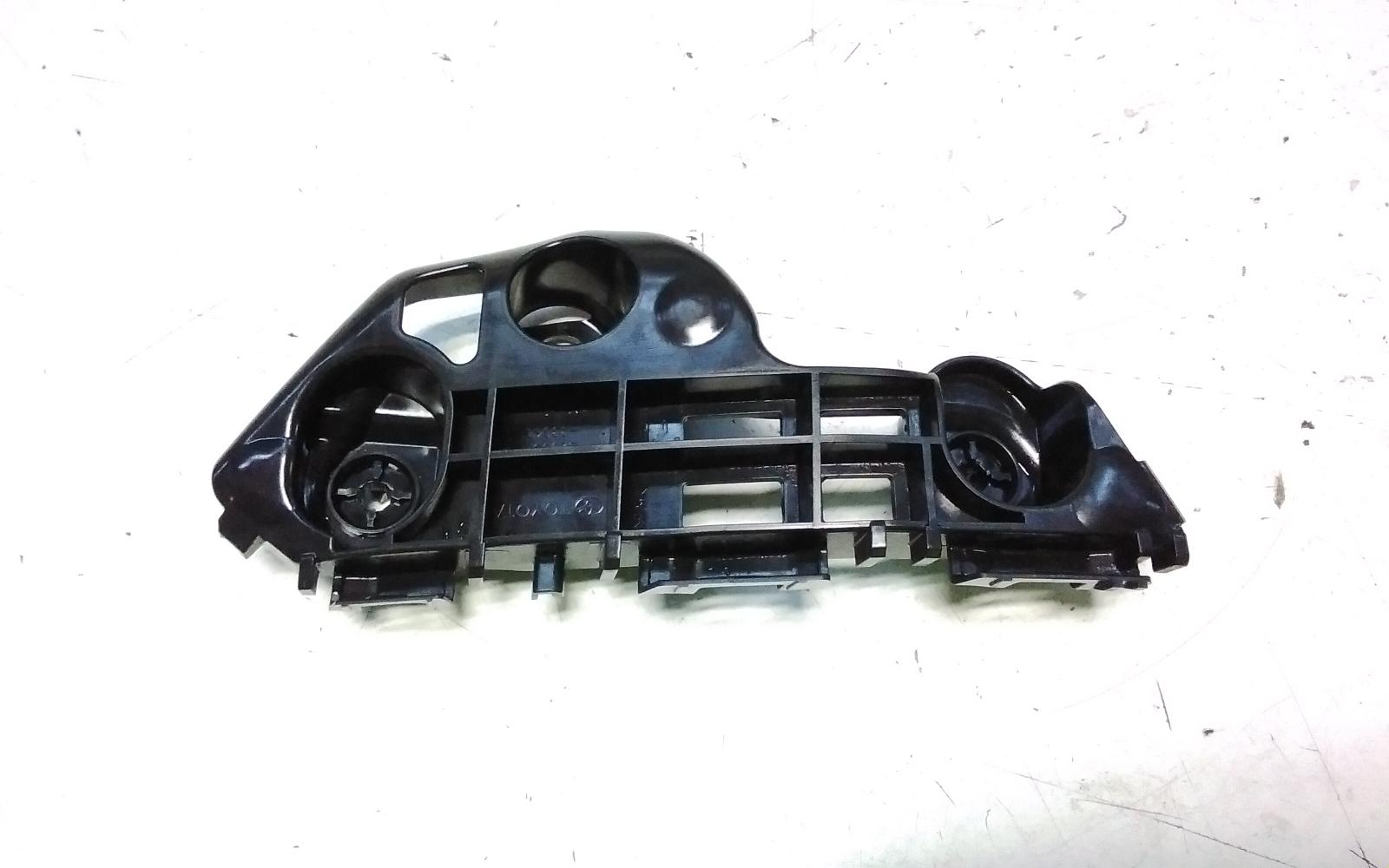 View Auto part Misc Bracket Toyota Camry 2020