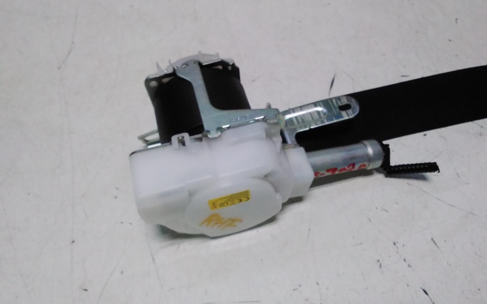 View Auto part Seatbelt/Stalk Toyota Camry 2020