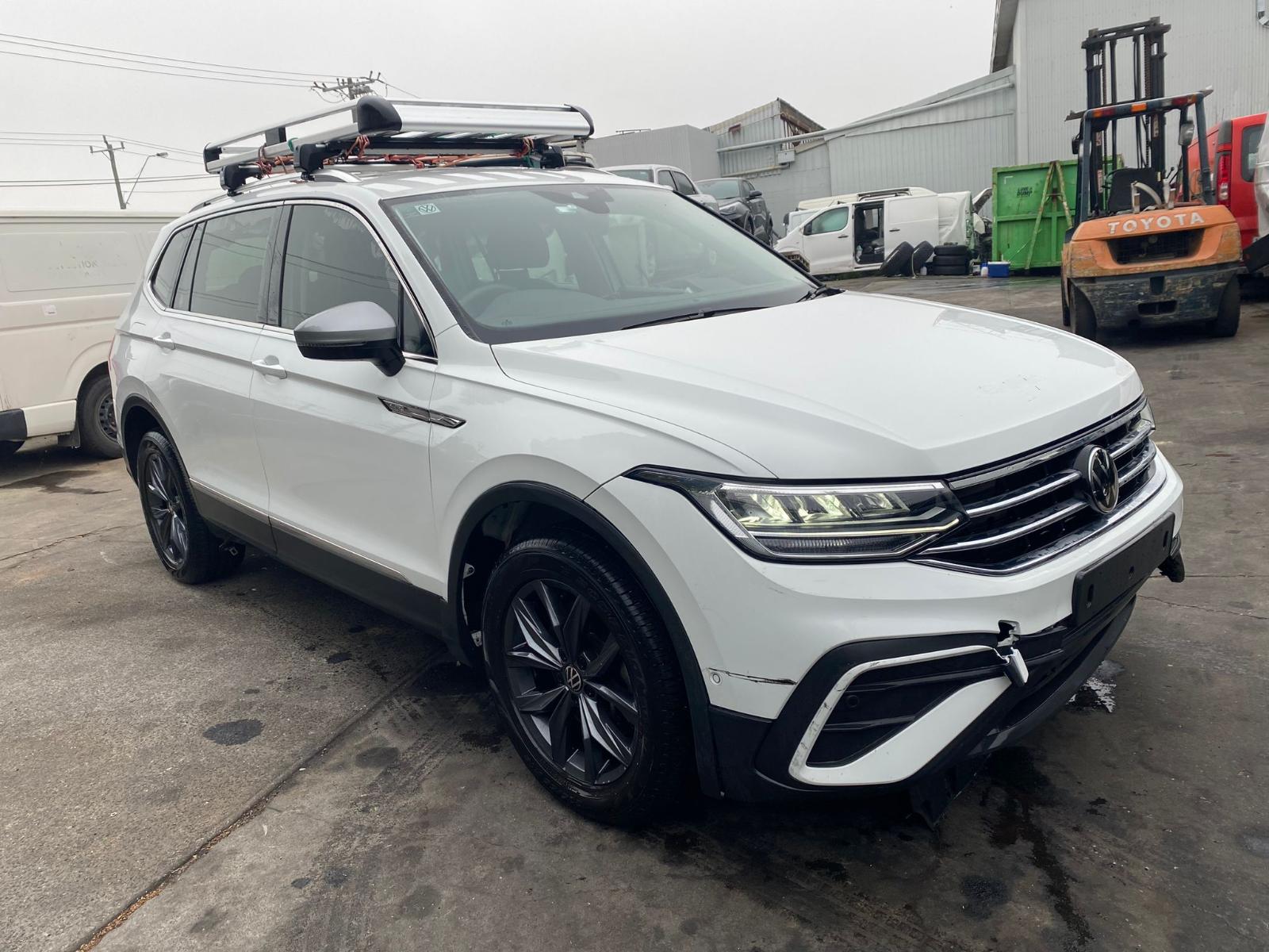 View Auto part Radiator Volkswagen Tiguan 2022