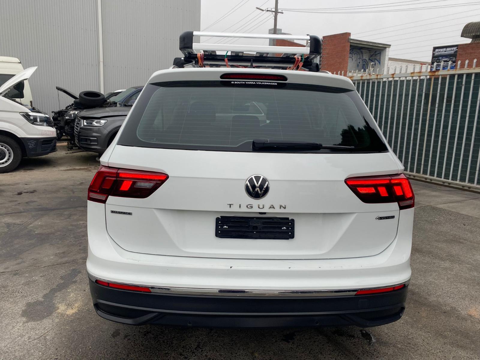 View Auto part Radiator Volkswagen Tiguan 2022