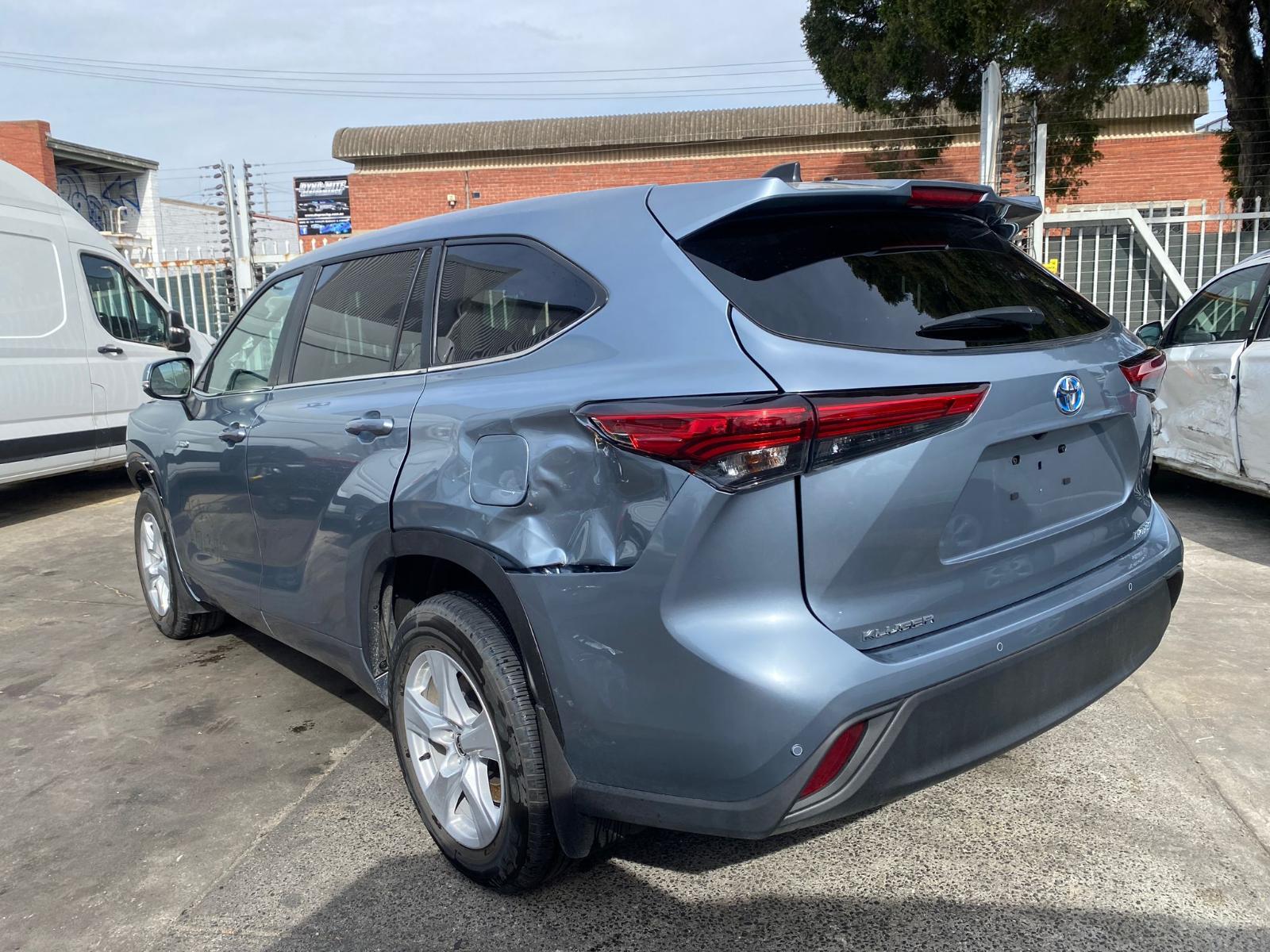 View Auto part Headrest Toyota Kluger 2023