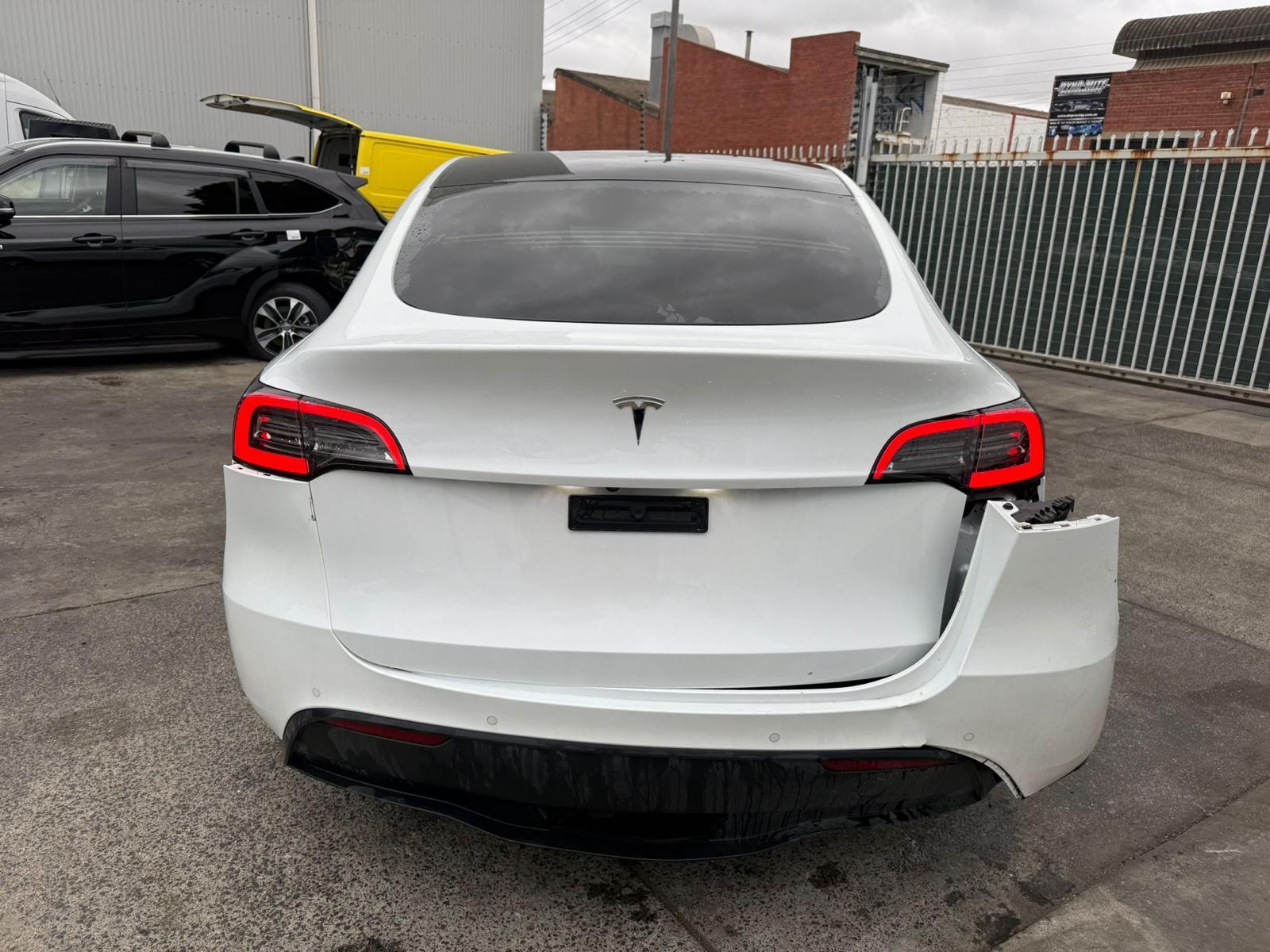 View Auto part Right Rear Door Window Tesla Model Y 2023