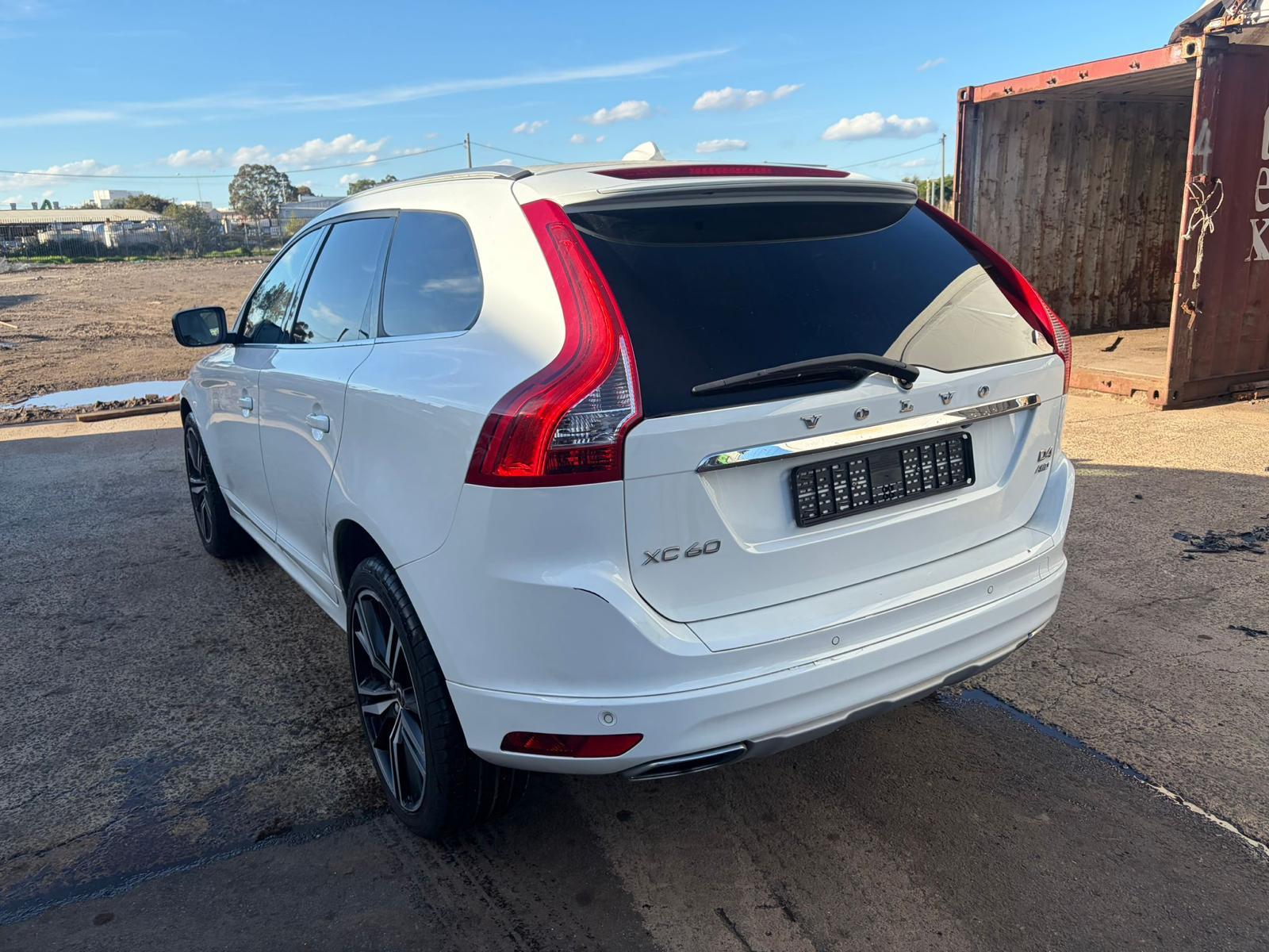 2016 Volvo Xc60 Front Bumper View Auto part Front Bumper Volvo Xc60 2016