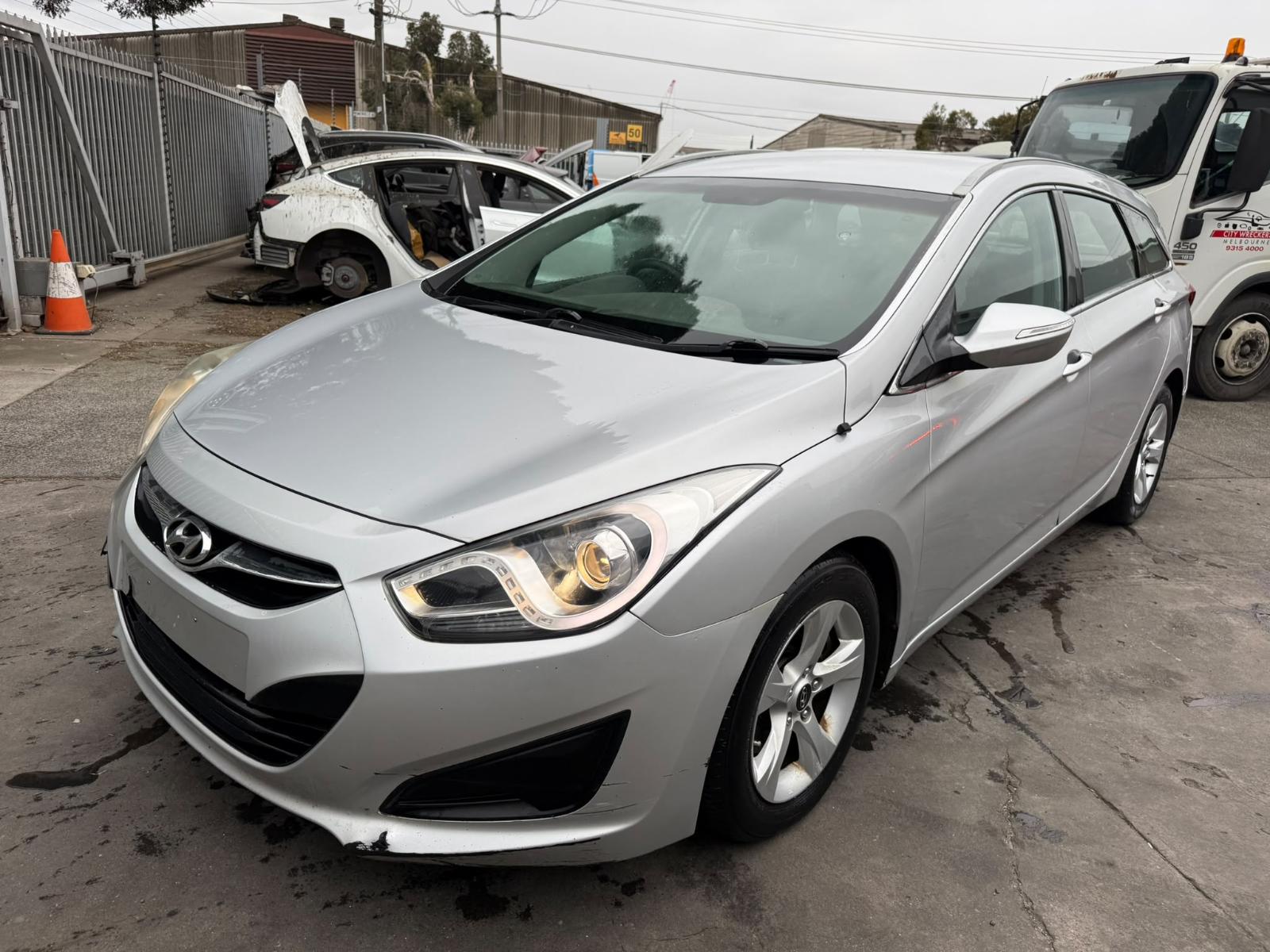 View Auto part Fuel Door / Filler Hyundai I40 2012
