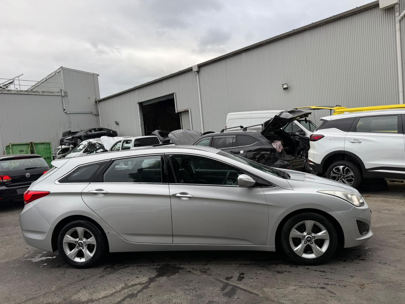 View Auto part Fuel Door / Filler Hyundai I40 2012
