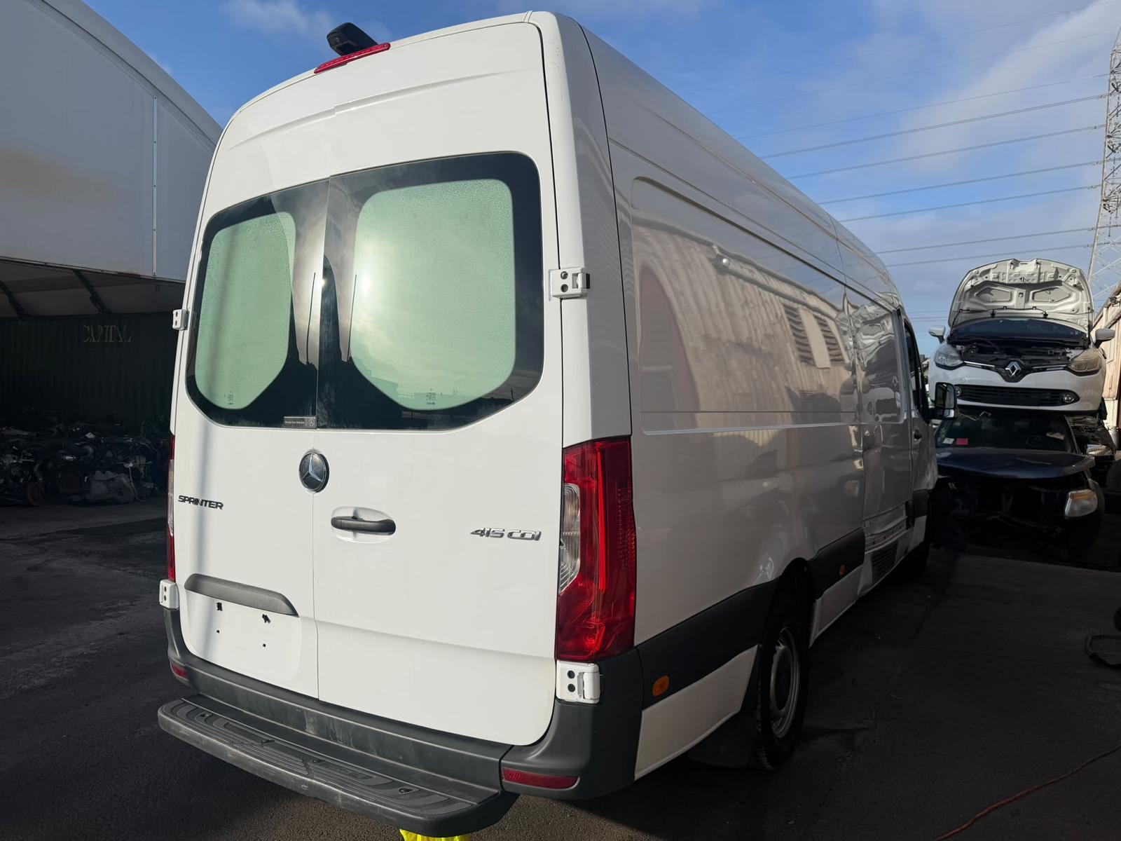 2023 Mercedes Sprinter Left Front Hub Assembly View Auto part Left Front Hub Assembly Mercedes Sprinter 2023