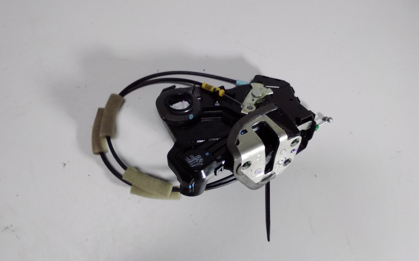 View Auto part Door/Boot/Gate Lock Toyota Camry 2016