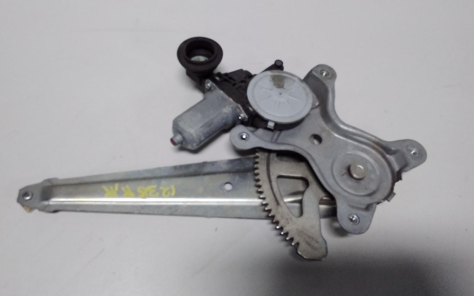 2016 Toyota Camry Right Rear Wnd Reg/Motor View Auto part Right Rear Wnd Reg/Motor Toyota Camry 2016