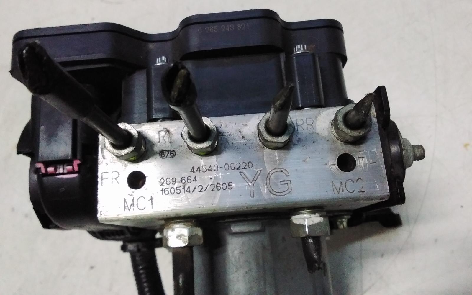 2016 Toyota Camry Abs Pump/Modulator View Auto part Abs Pump/Modulator Toyota Camry 2016