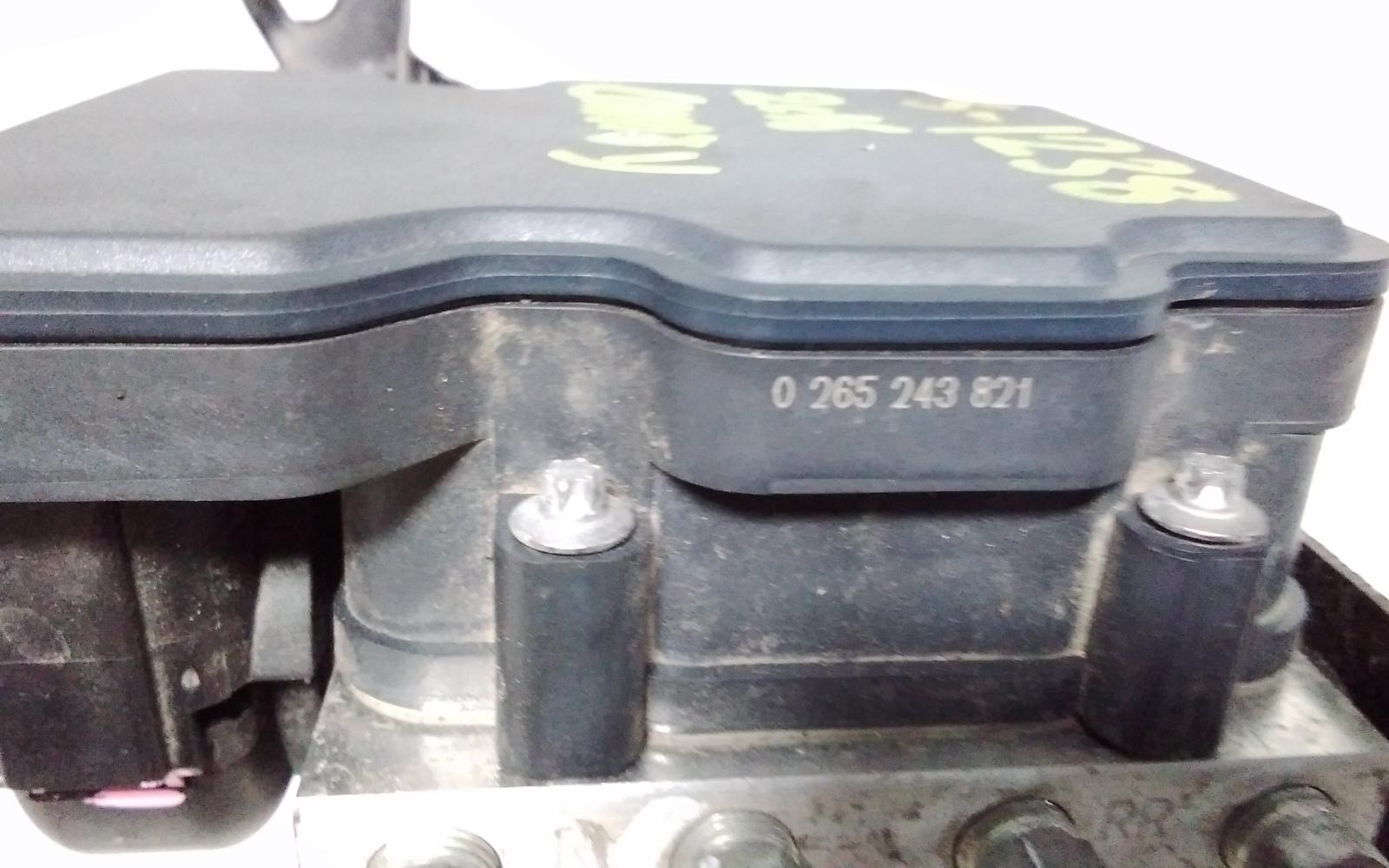 2016 Toyota Camry Abs Pump/Modulator View Auto part Abs Pump/Modulator Toyota Camry 2016