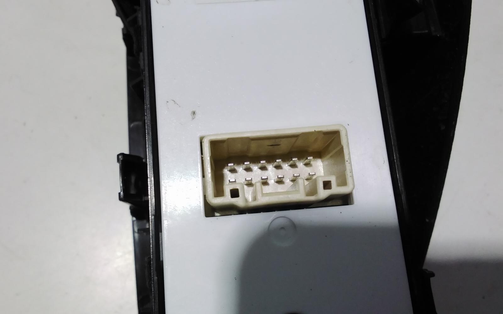 View Auto part Pwr Dr Wind Switch Mazda Cx3 2015