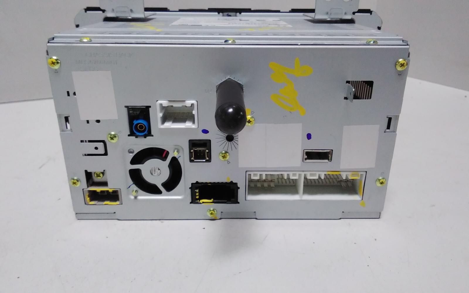 View Auto part Radio/Cd/Dvd/Sat/Tv Hyundai Genesis 2016