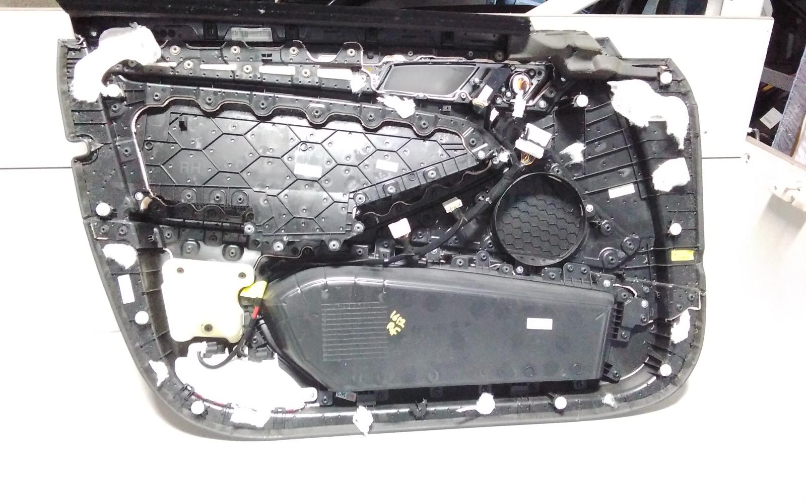 View Auto part Door Trim Hyundai Genesis 2016