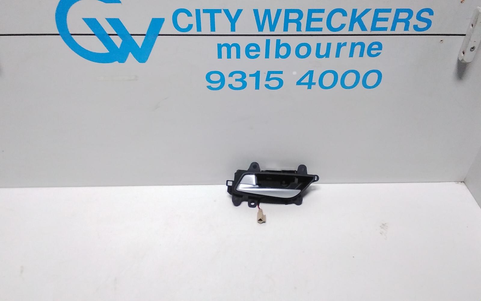 View Auto part Door Handle Hyundai Genesis 2016