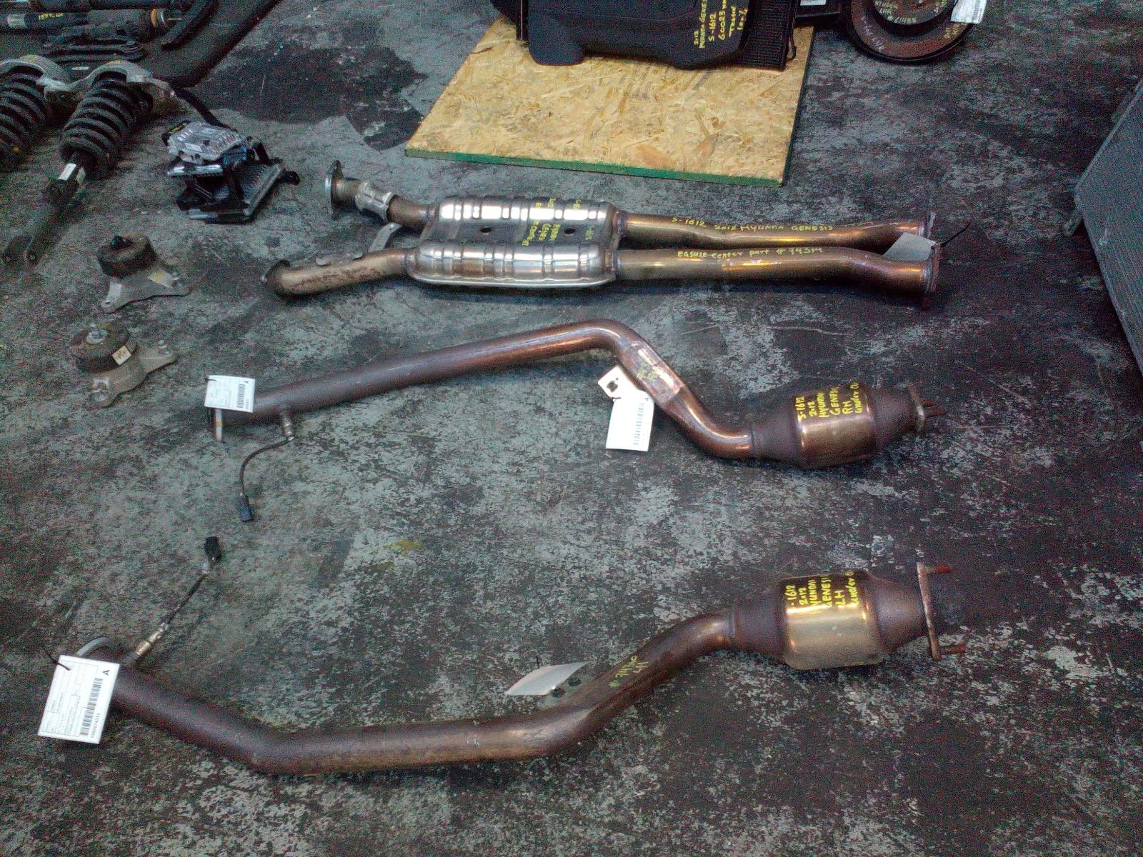 View Auto part Catalytic Converter Hyundai Genesis 2016